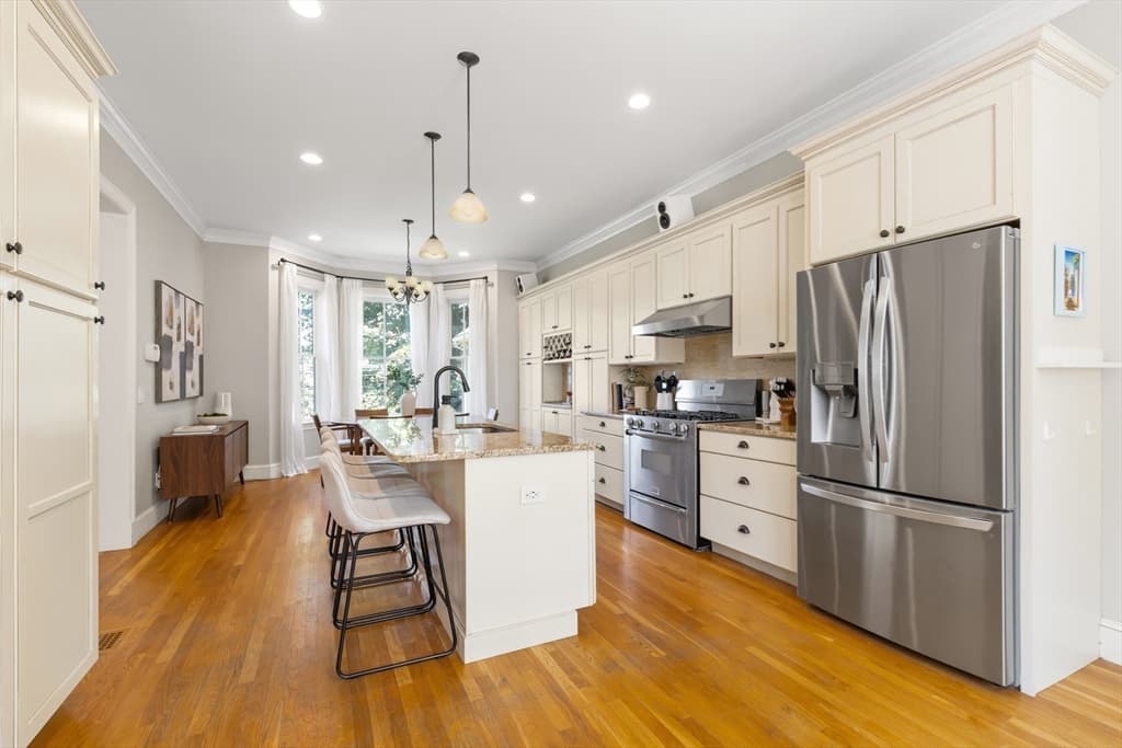 160 Walnut St A, Newton, Massachusetts — 5 bed, 4 bath Residential - Photo 6