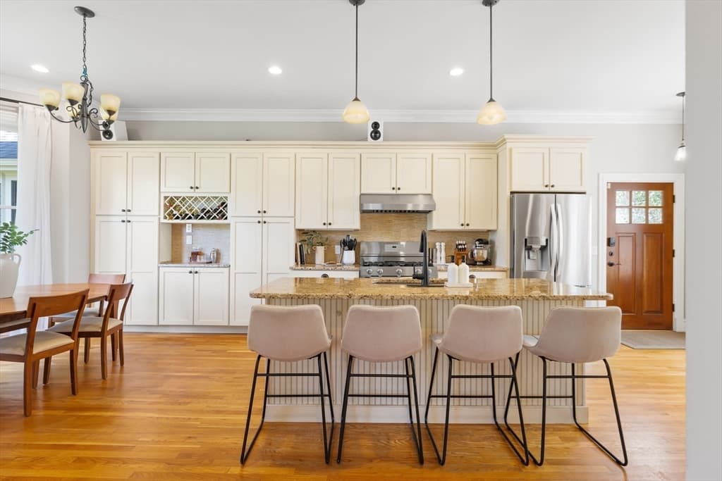 160 Walnut St A, Newton, Massachusetts — 5 bed, 4 bath Residential - Photo 5