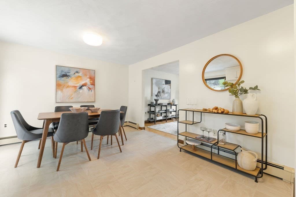 58 Albemarle Rd, Waltham, Massachusetts — 3 bed, 2 bath Residential - Photo 6