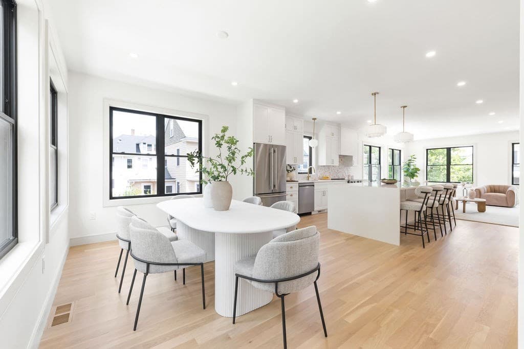 28 Howard St 1, Waltham, Massachusetts — 3 bed, 4 bath Residential - Photo 6