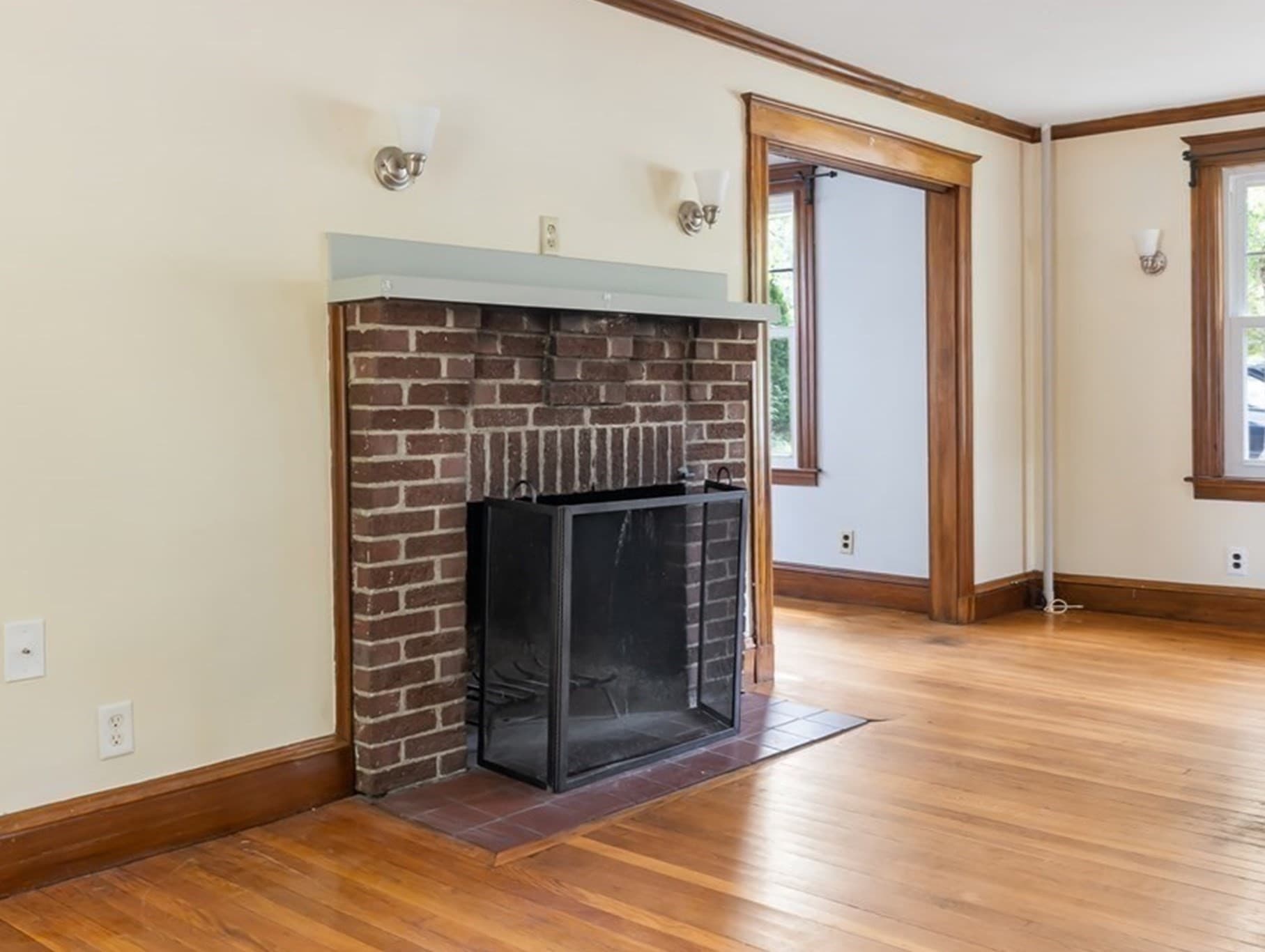 1925 Commonwealth Ave, Newton, Massachusetts — 3 bed, 1 bath Residential - Photo 6