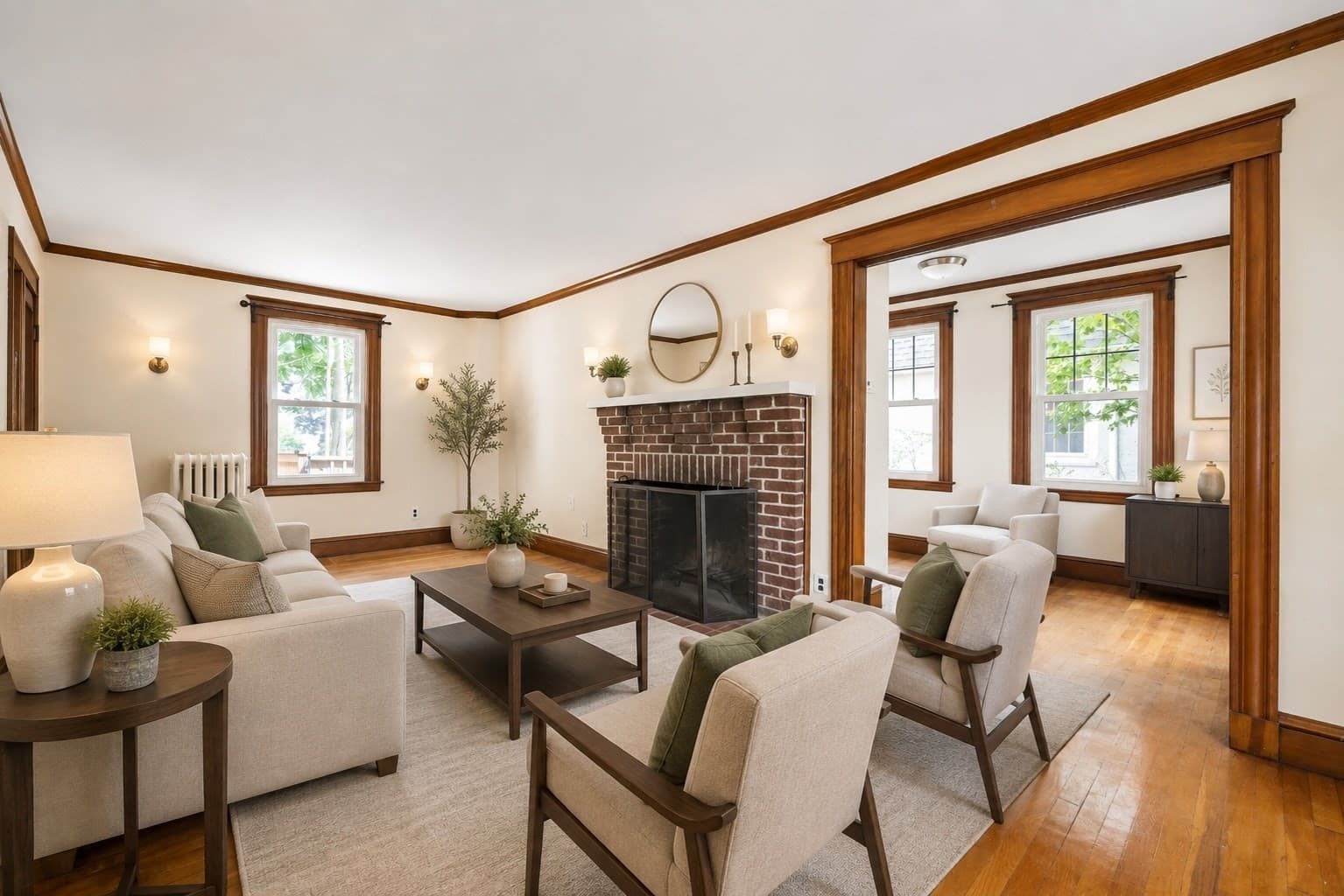 1925 Commonwealth Ave, Newton, Massachusetts — 3 bed, 1 bath Residential - Photo 4