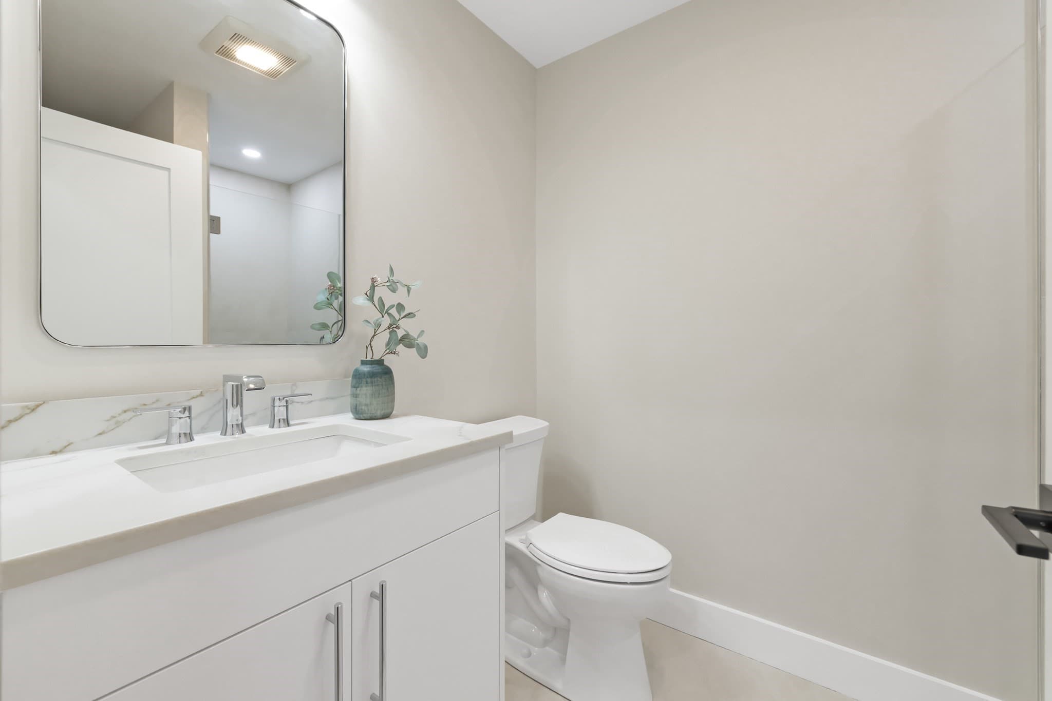 43 Crafts St 1, Newton, Massachusetts 02458 — 1 bed, 2 bath Residential Lease - Photo 6