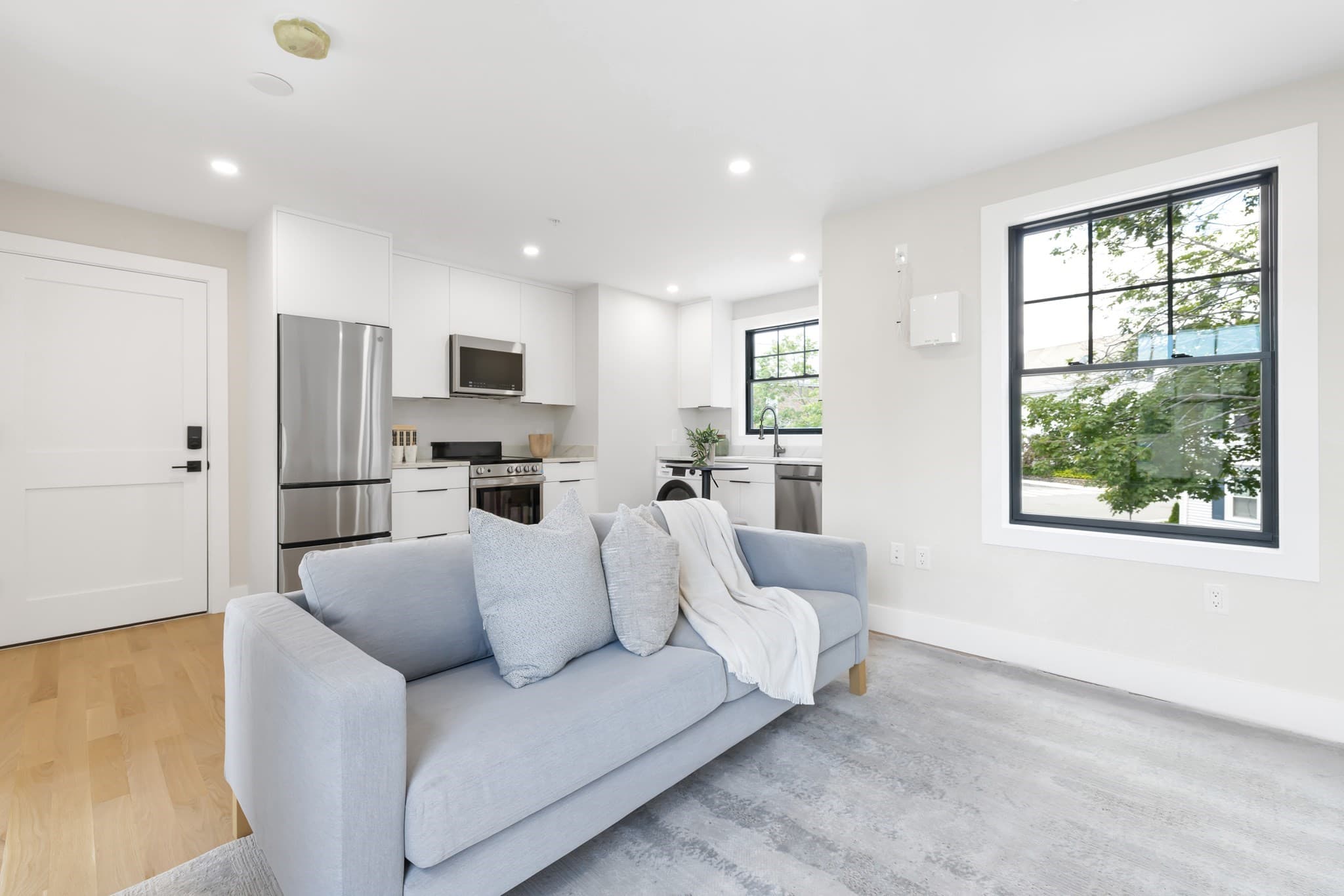 43 Crafts St 2, Newton, Massachusetts 02458 — 0 bed, 1 bath Residential Lease - Photo 4
