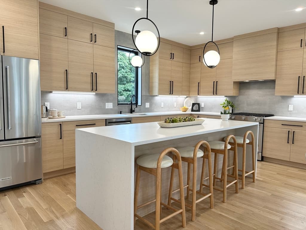 3 School Ave 2, Waltham, Massachusetts 02453