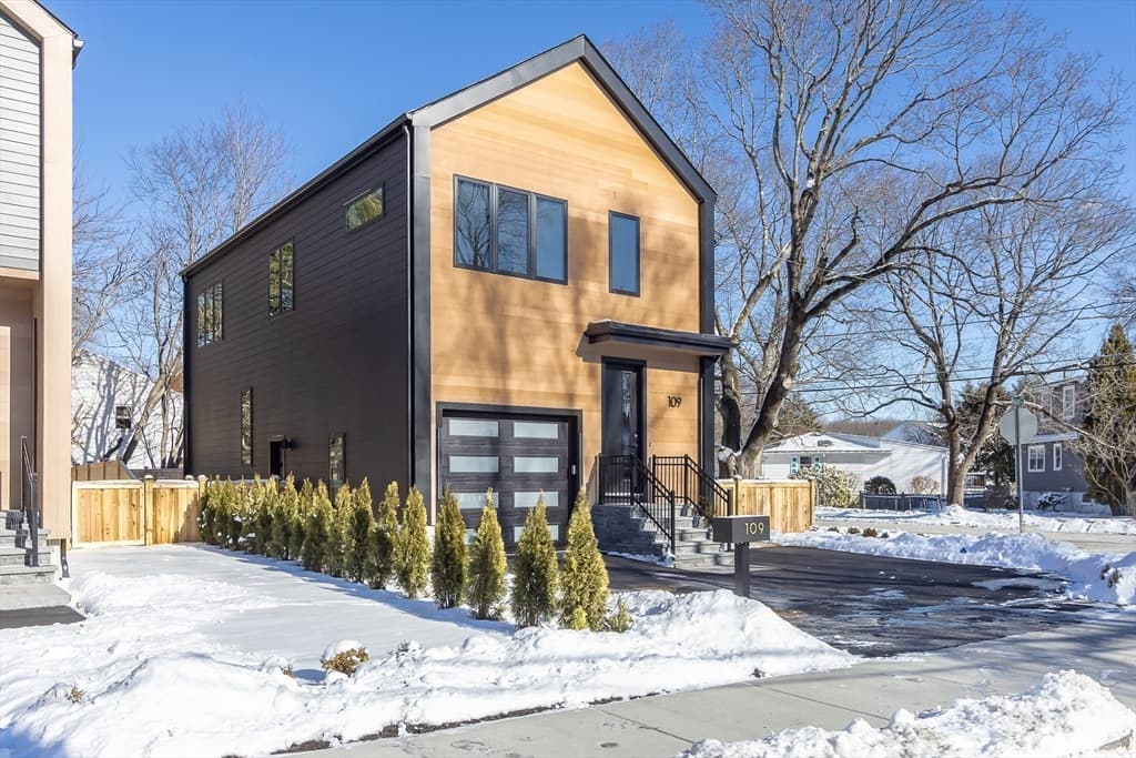 109 Albemarle Rd, Waltham, Massachusetts 02452