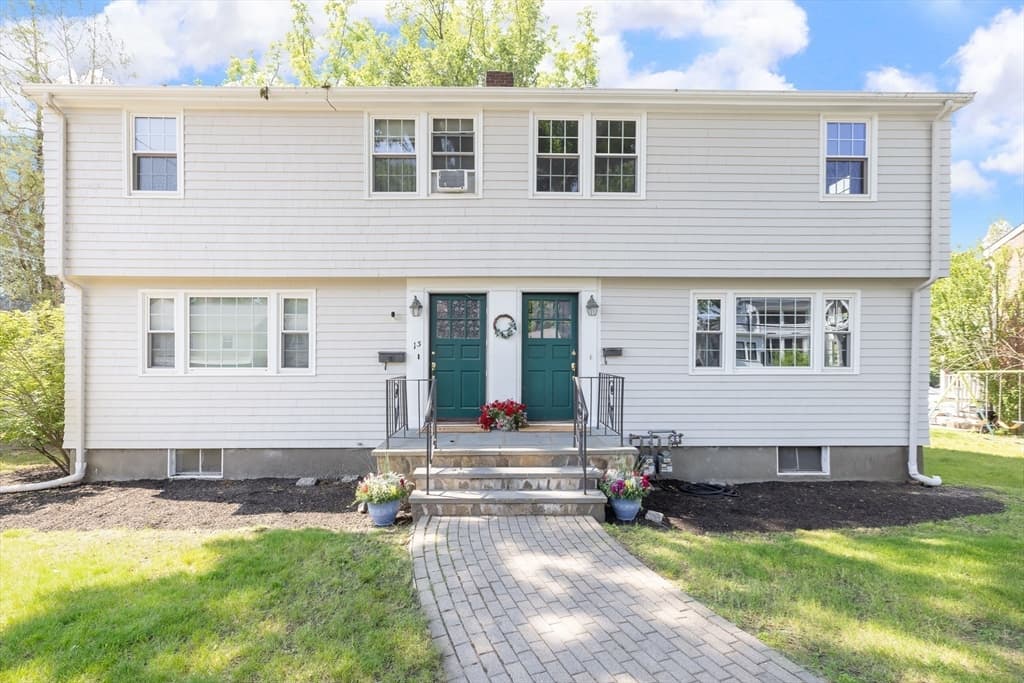 11-13 Turner Ter, Newton, Massachusetts